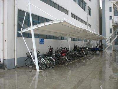 膜結構自行車棚